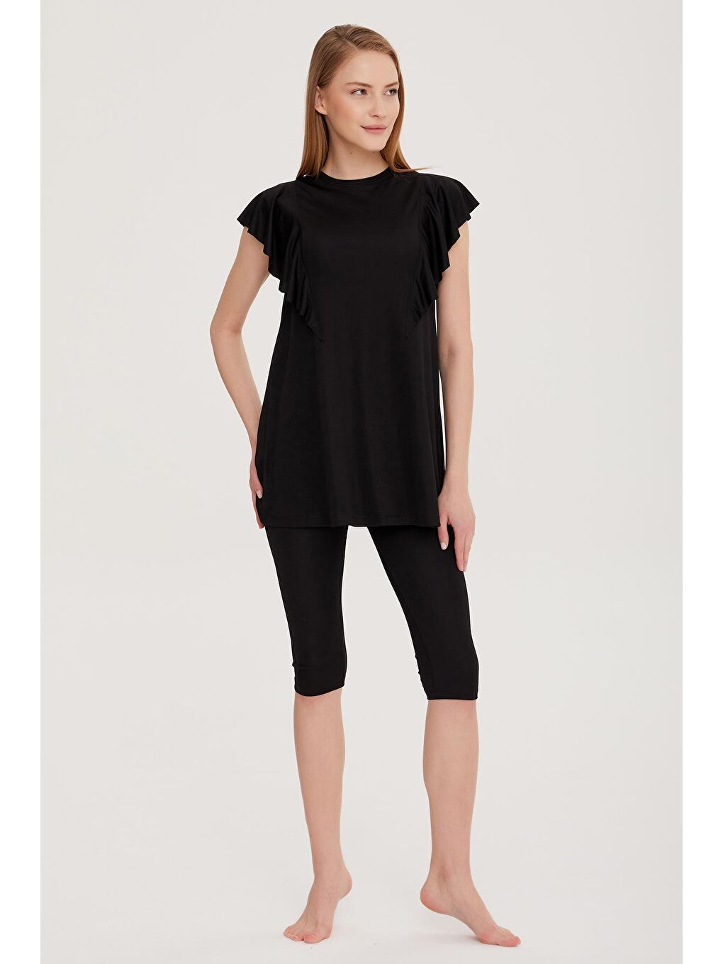 Siyah Fırfır Volan Detaylı Yarı Kapalı Mayo 2150 Hilal-4