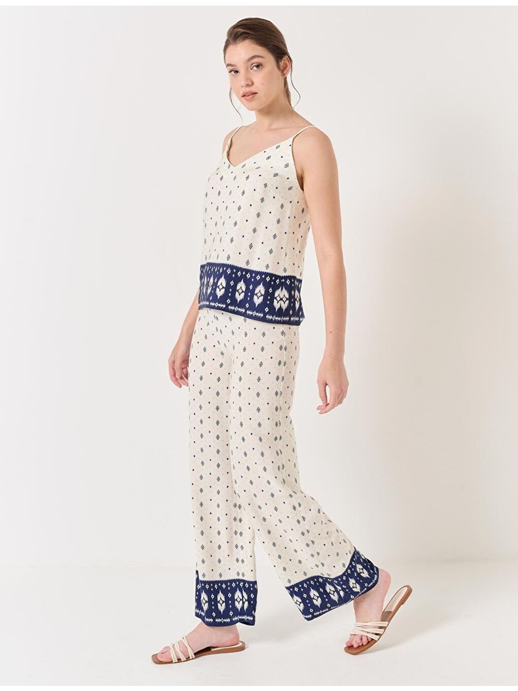 Ekru Bol Paça Yüksek Bel Etnik Desenli Pantolon-2