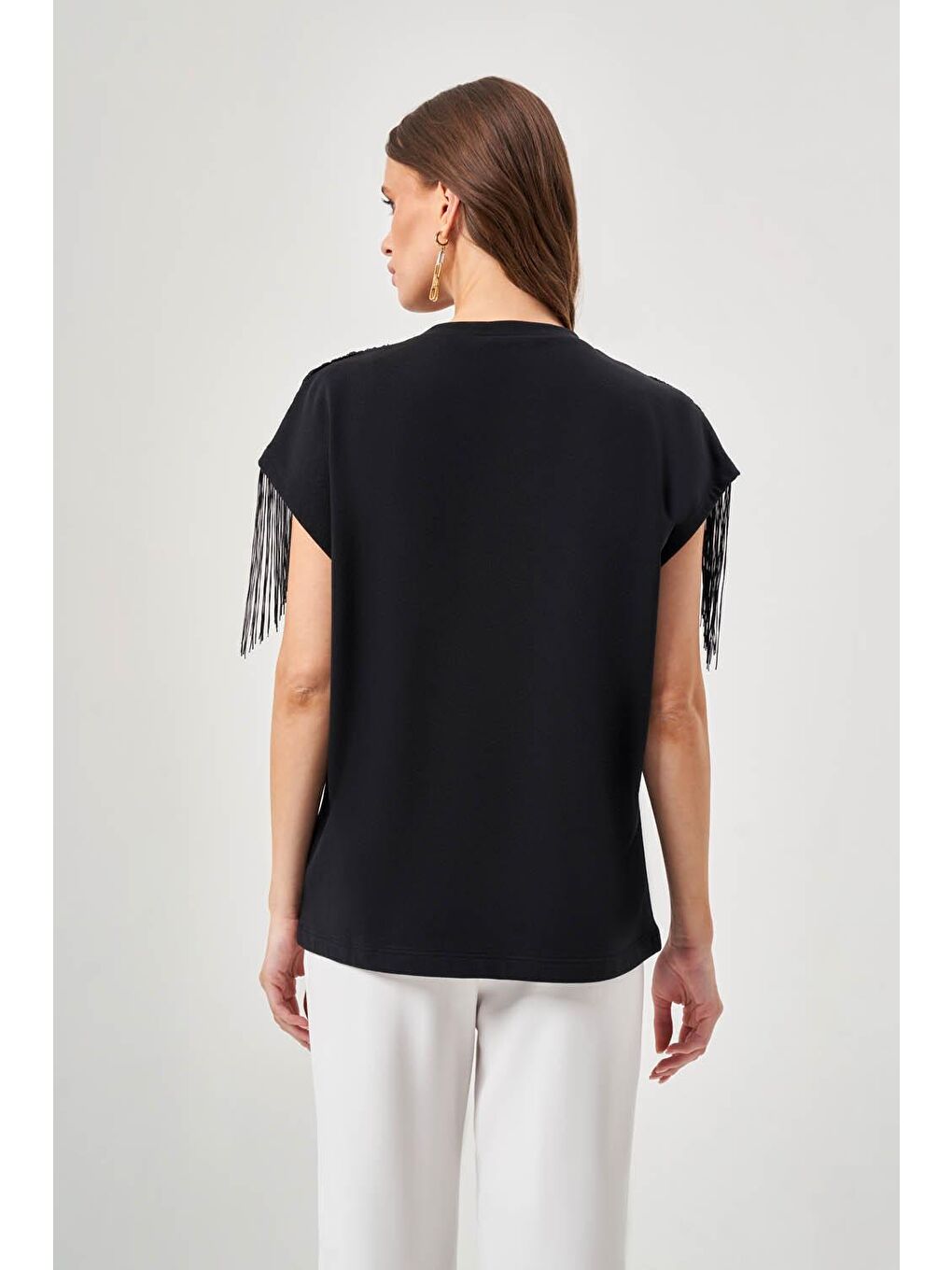 Püsküllü Siyah Bluz-3