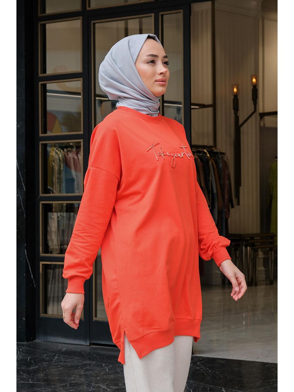 Kırmızı Kadın Bisiklet Yaka Sweat Nar Çiçeği-1