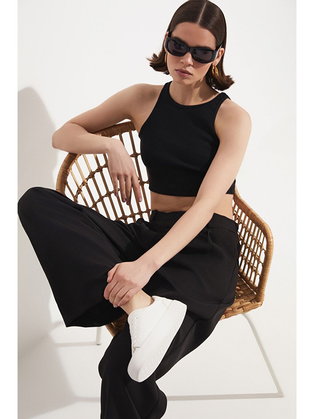 Siyah Halter Yaka Crop-2