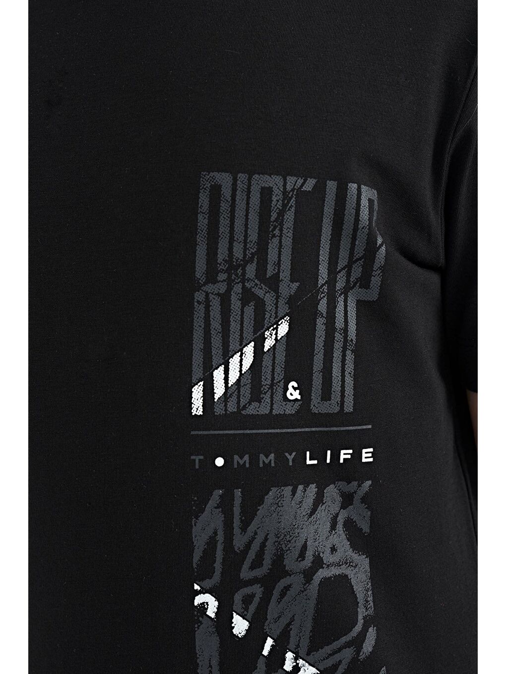 TOMMYLIFE Siyah Baskı Detaylı O Yaka Standart Kalıp Erkek Çocuk T-Shirt - 11104 - 1