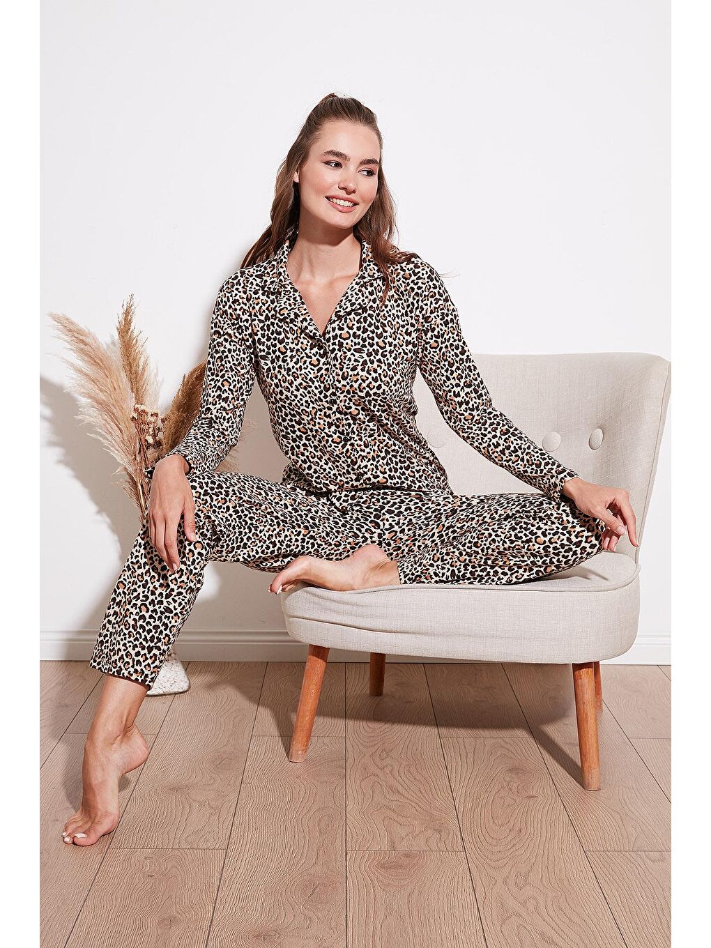 Kahverengi Desenli Beli Lastikli Gömlek Yaka Dokuma Pijama Takımı 6095660