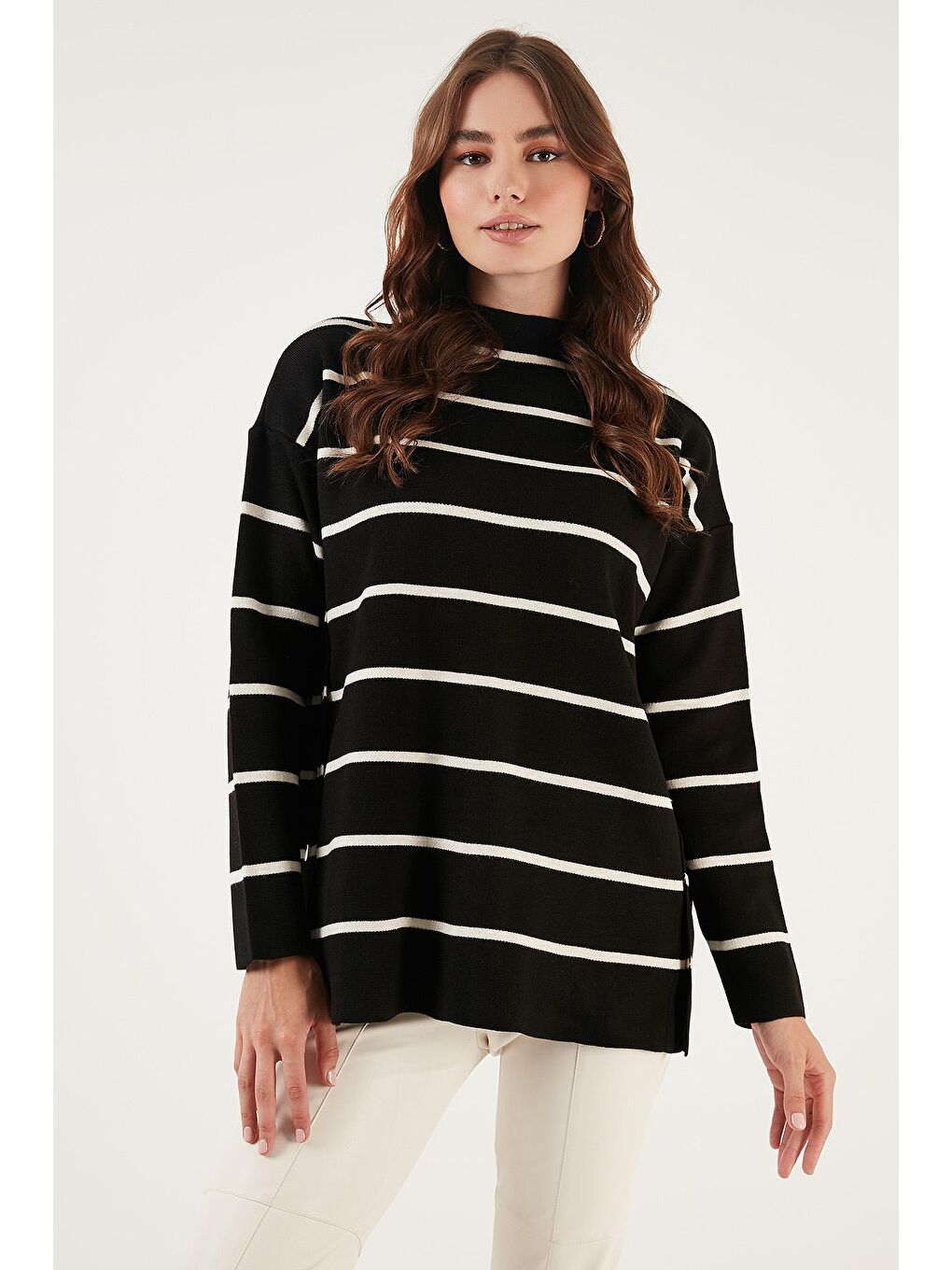 Bej Çizgili Dik Yaka Oversize Triko Kazak 4615197-1