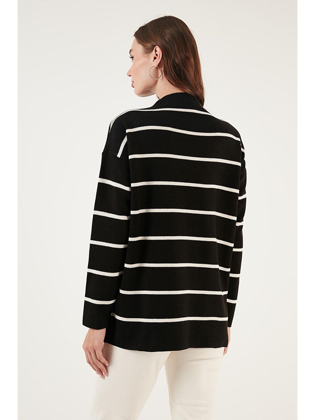 Bej Çizgili Dik Yaka Oversize Triko Kazak 4615197-4