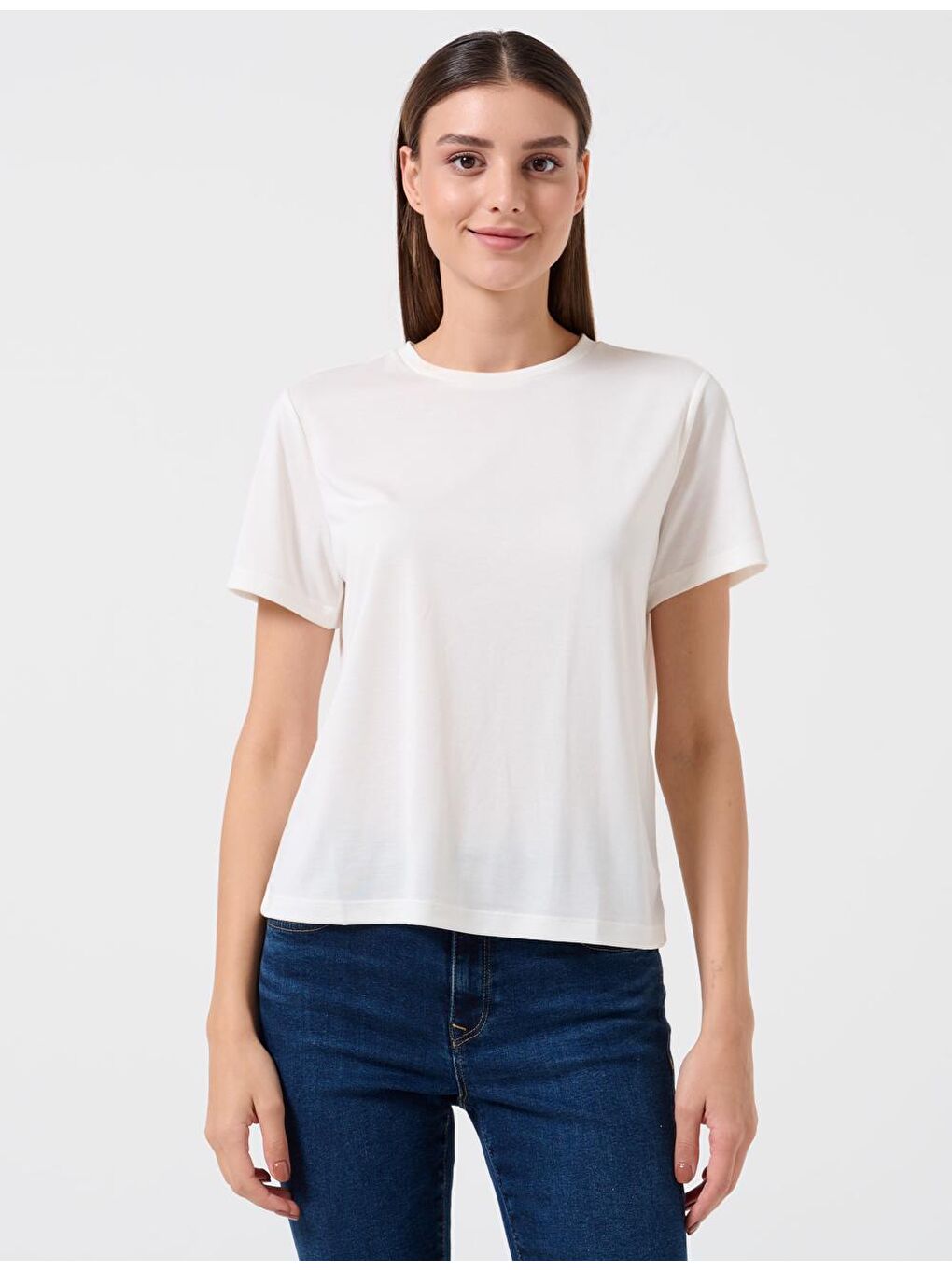 Beyaz Düz Kesim Bisiklet Yaka Kısa Kollu Basic Tişört-1