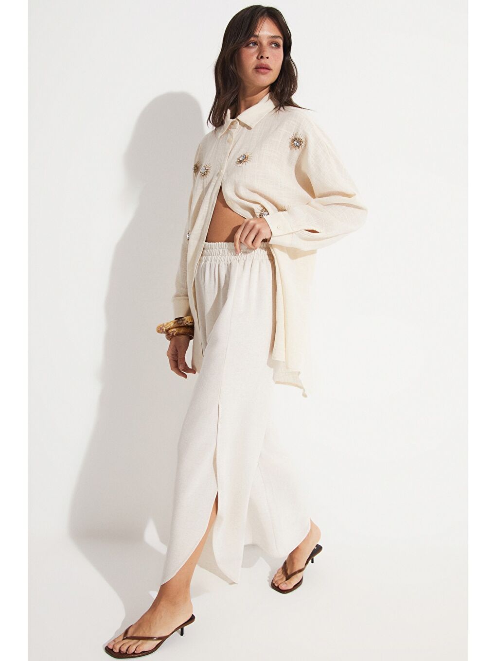 Bej Yırtmaç Detaylı Pantolon-3