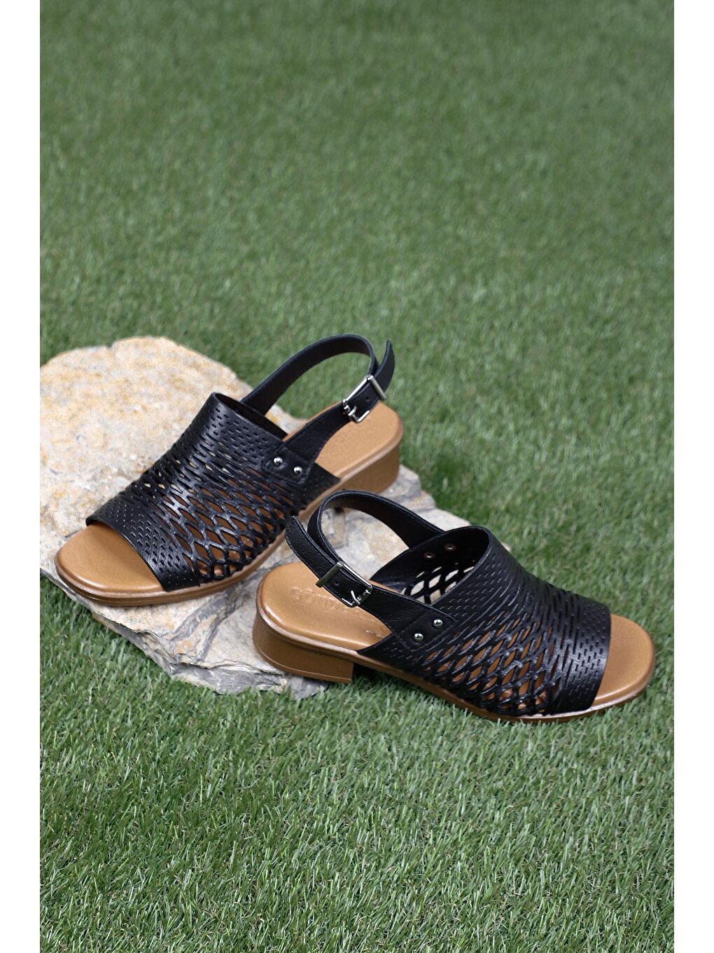 Siyah Hakiki Deri Kısa Kalın Topuklu Kadın Sandalet 45661