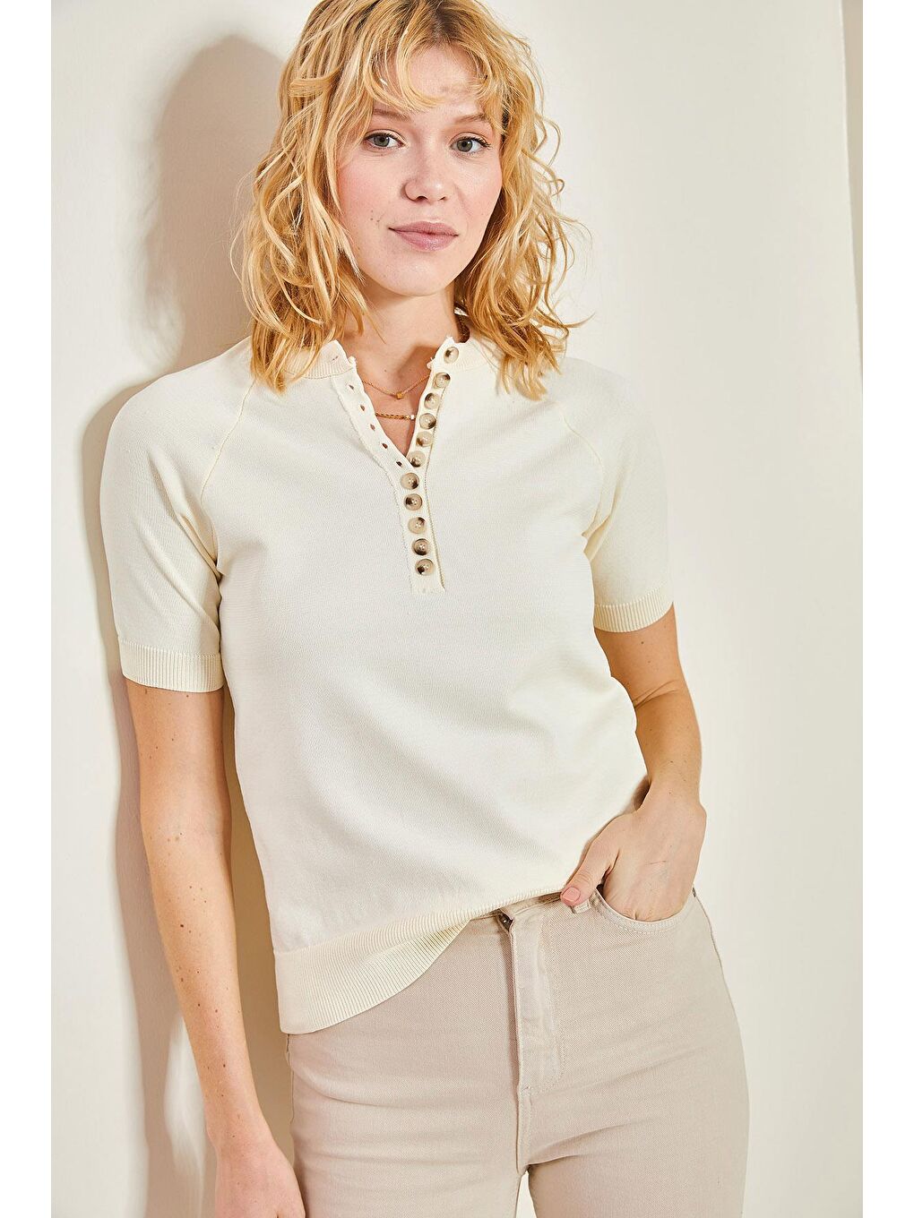 Düğmeli Kolu ve Eteği Lastikli Triko Bluz - Bej-4