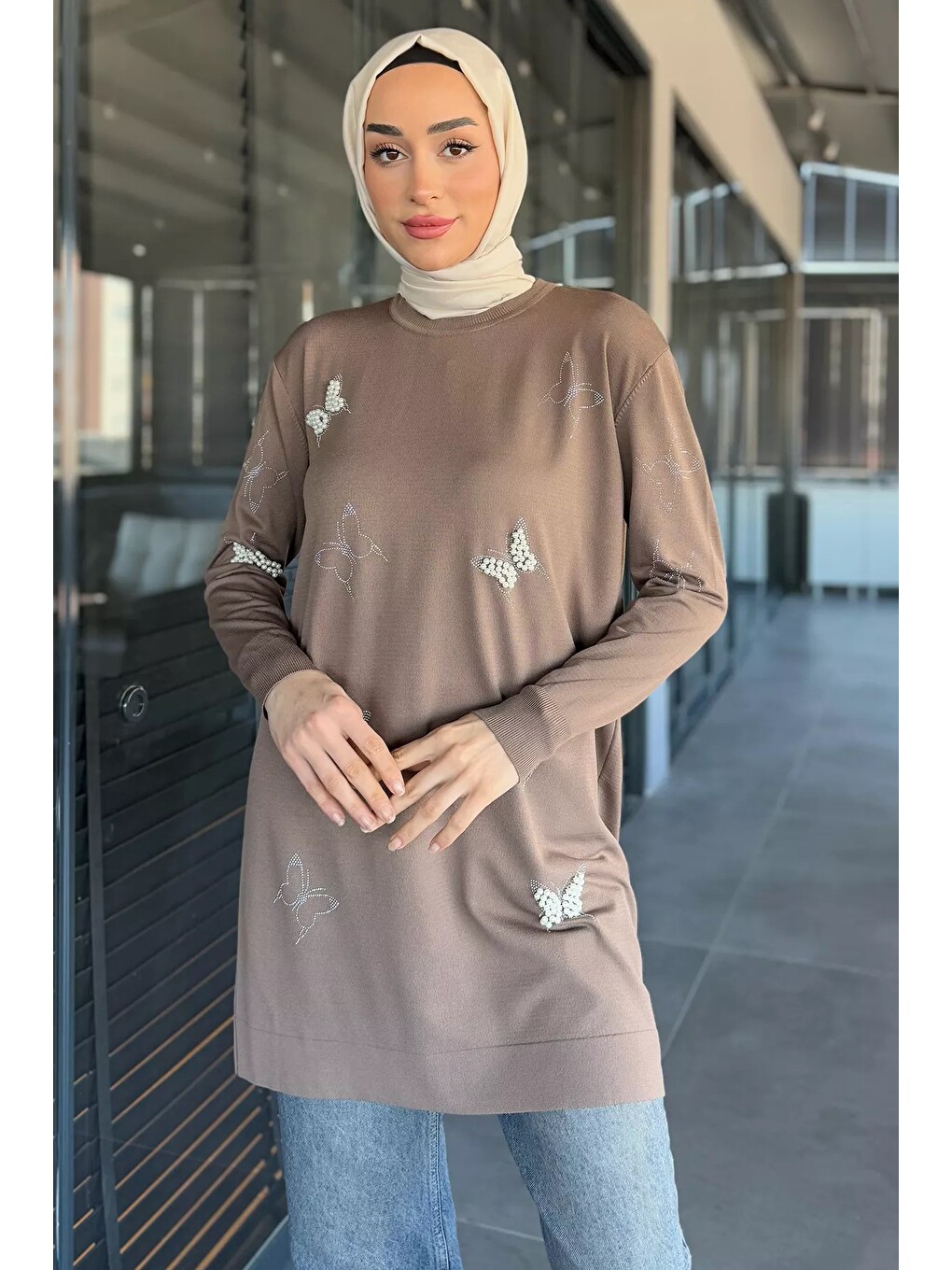 Bej Kelebek Taşlı Bisiklet Yaka Tesettür Tunik-1