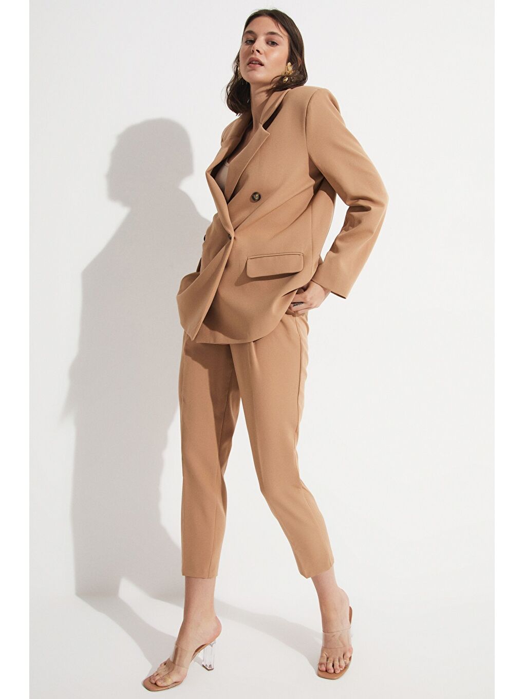 Bej Kaplamalı Kemerli Dokuma Pantolon-3