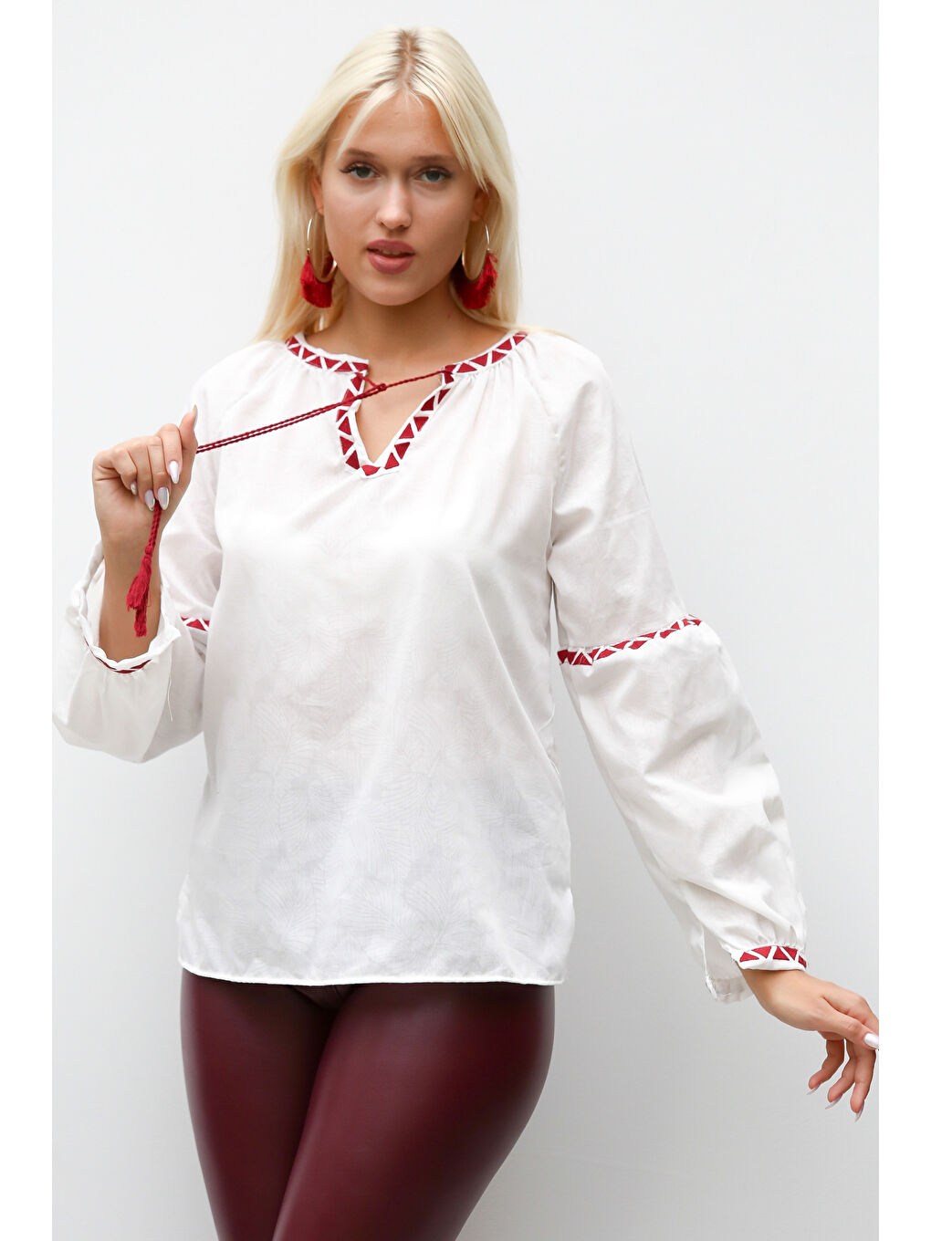 Kadın Beyaz Yuvarlak Yaka Balon Kol Bağlamalı Sargı Nakışlı Regular Fitted Casual Pamuk Dokuma-6