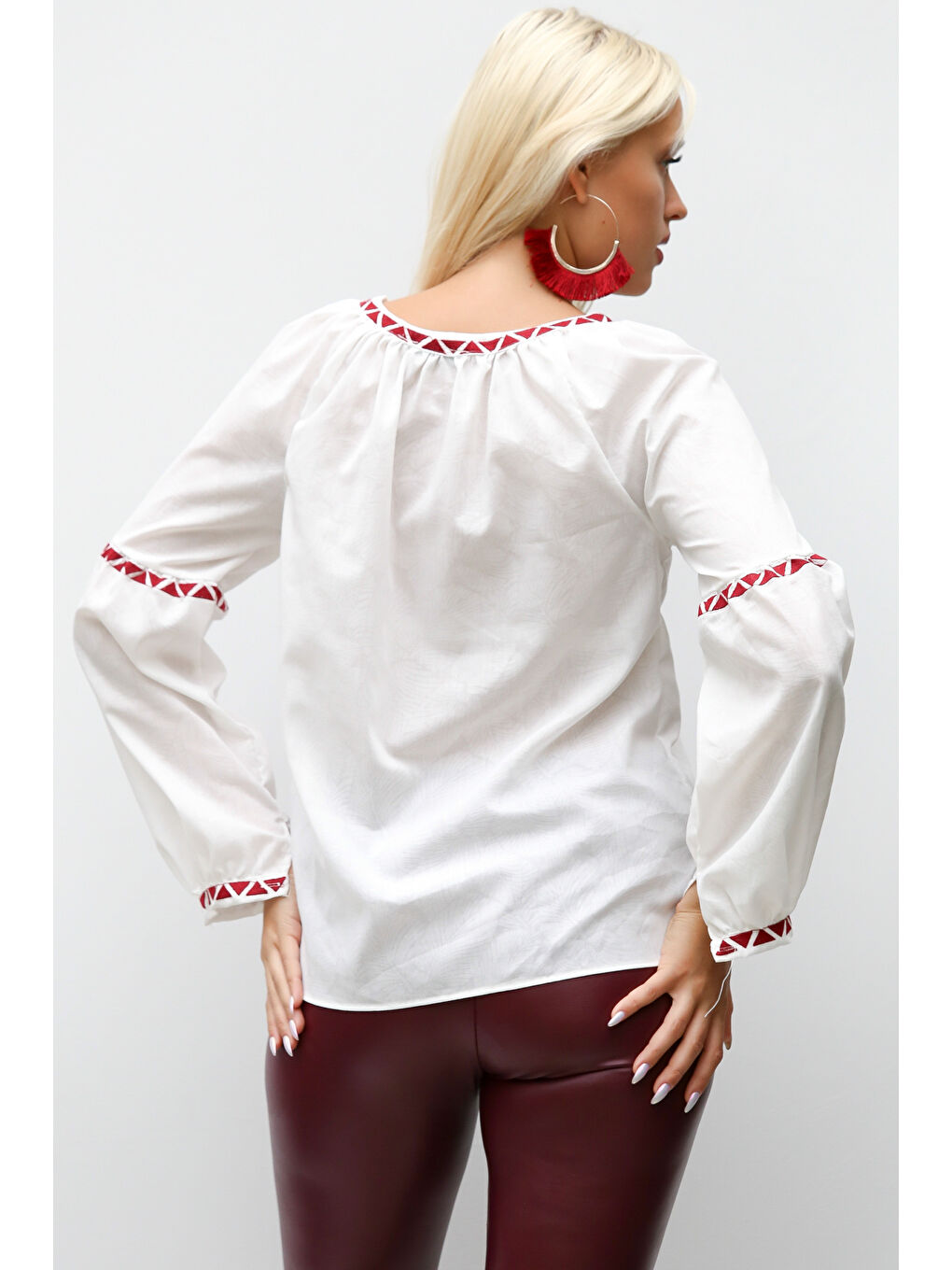 Kadın Beyaz Yuvarlak Yaka Balon Kol Bağlamalı Sargı Nakışlı Regular Fitted Casual Pamuk Dokuma-7