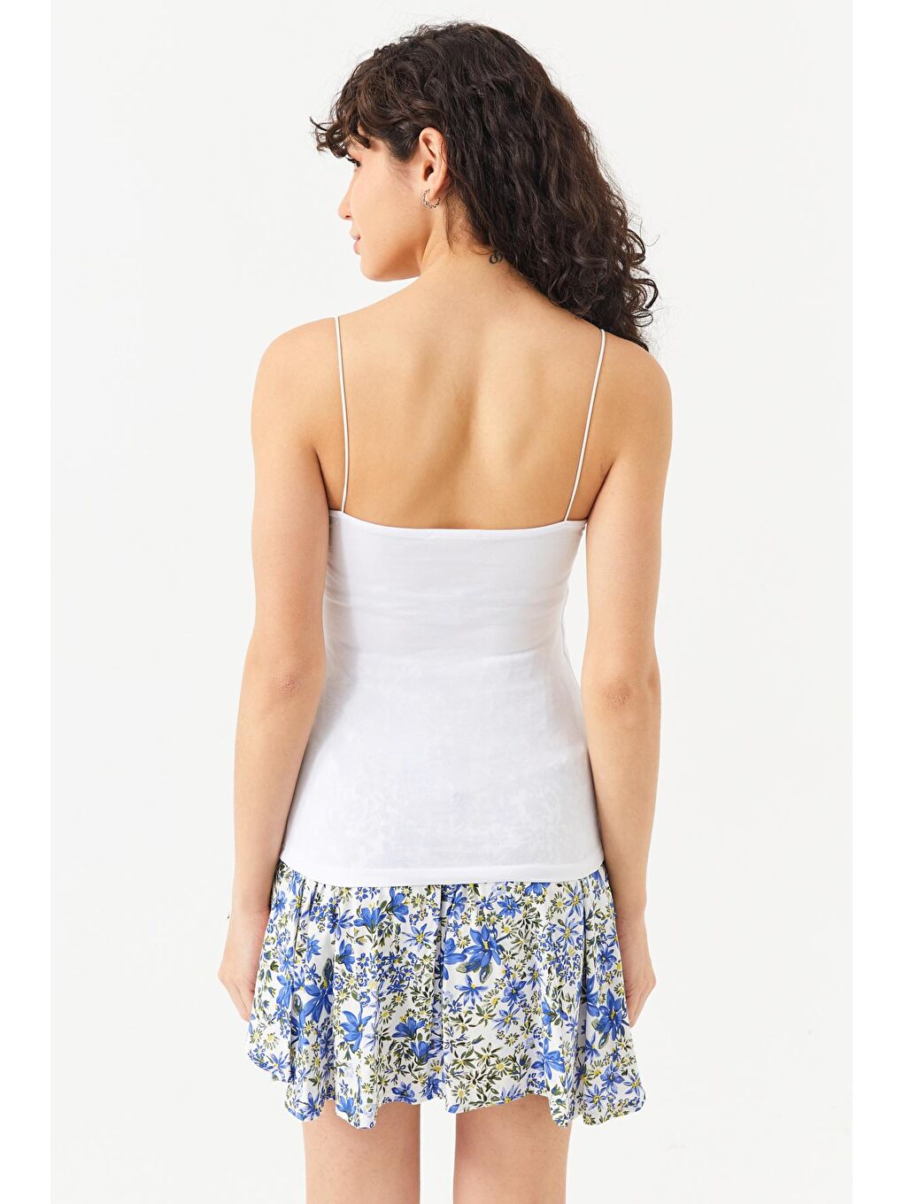 Kadın Beyaz İp Askılı Penye Uzun Atlet-3