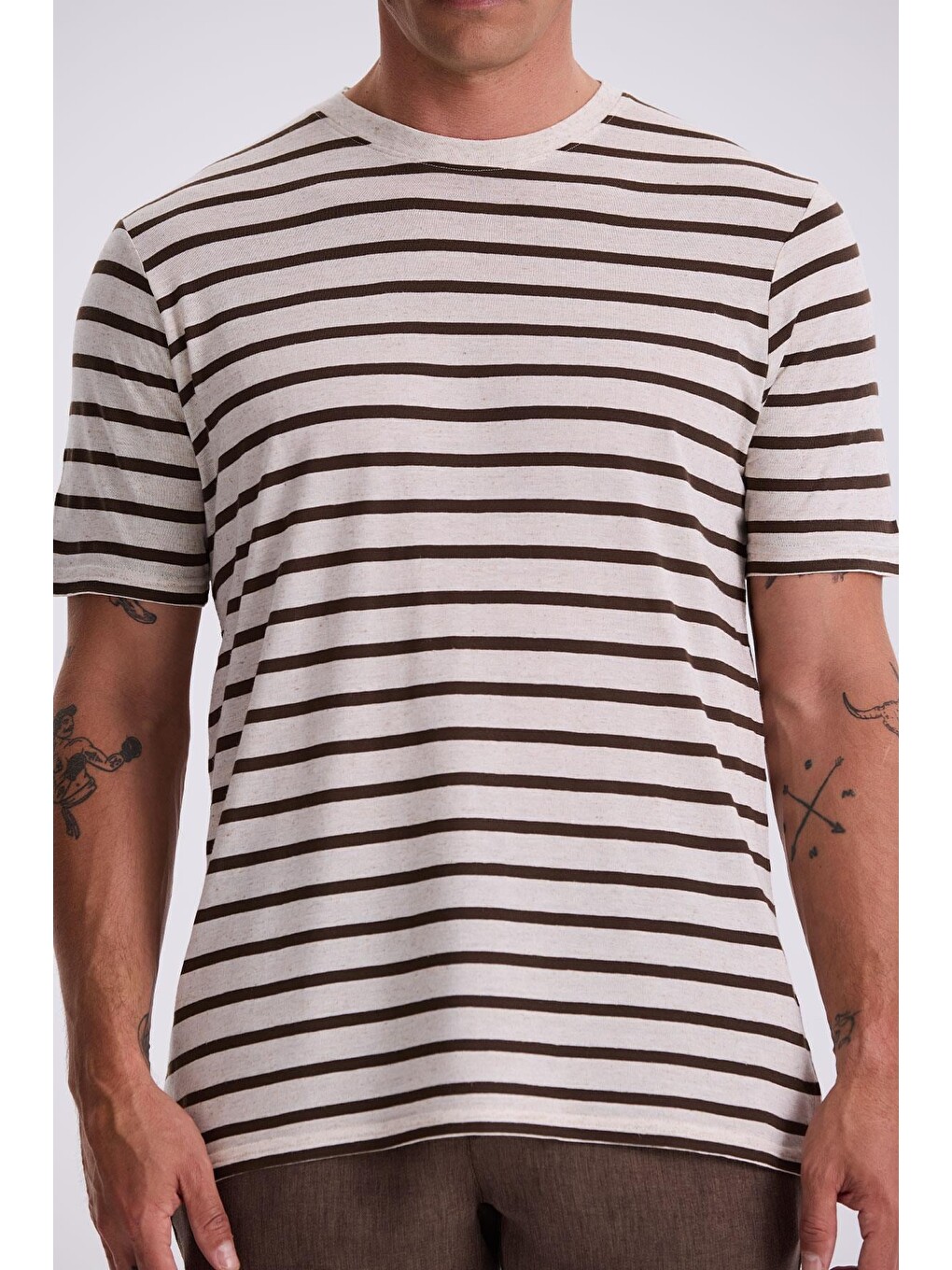 Bej Çizgili Slim Fit Bisiklet Yaka Tişört-2
