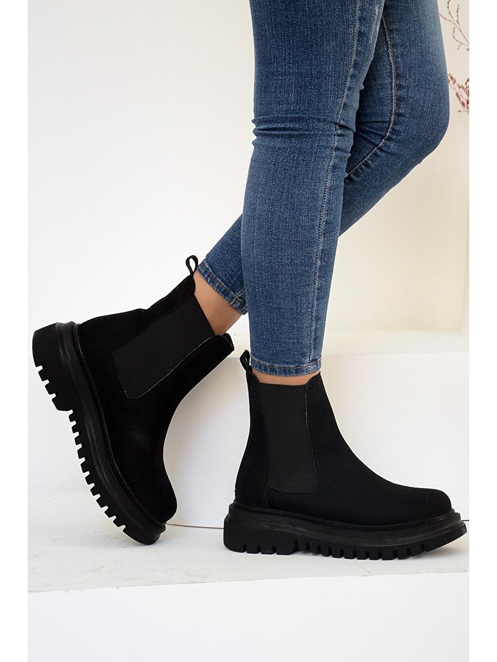 Siyah Kalın Taban Rahat Kalıp Lastikli Kadın Bot&Bootie 031-1470-22Süet-2