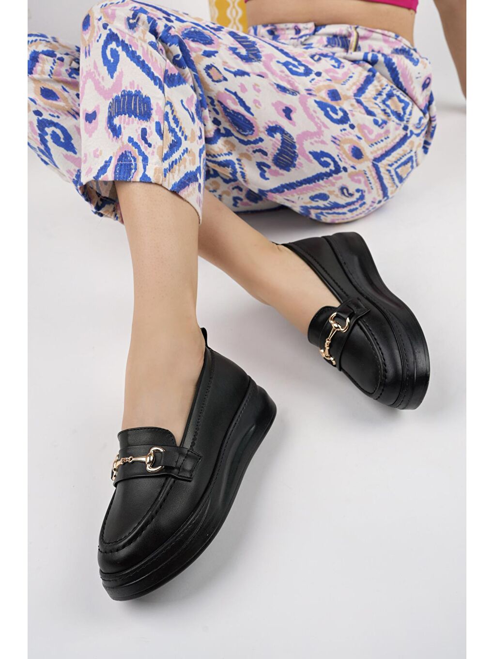 Siyah SANTA Kadın Loafer Oval Burunlu Kalın Taban Tokalı Günlük Makosen Ayakkabı-1
