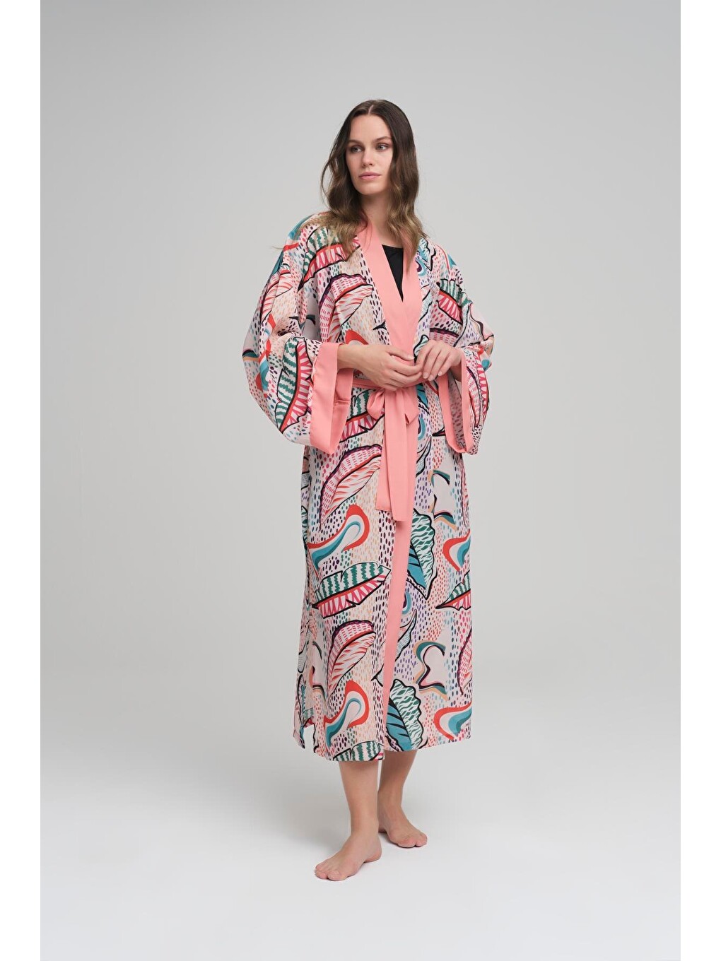 Pembe Renkli Yaprak Desenli Pudra Uzun Kimono 4046