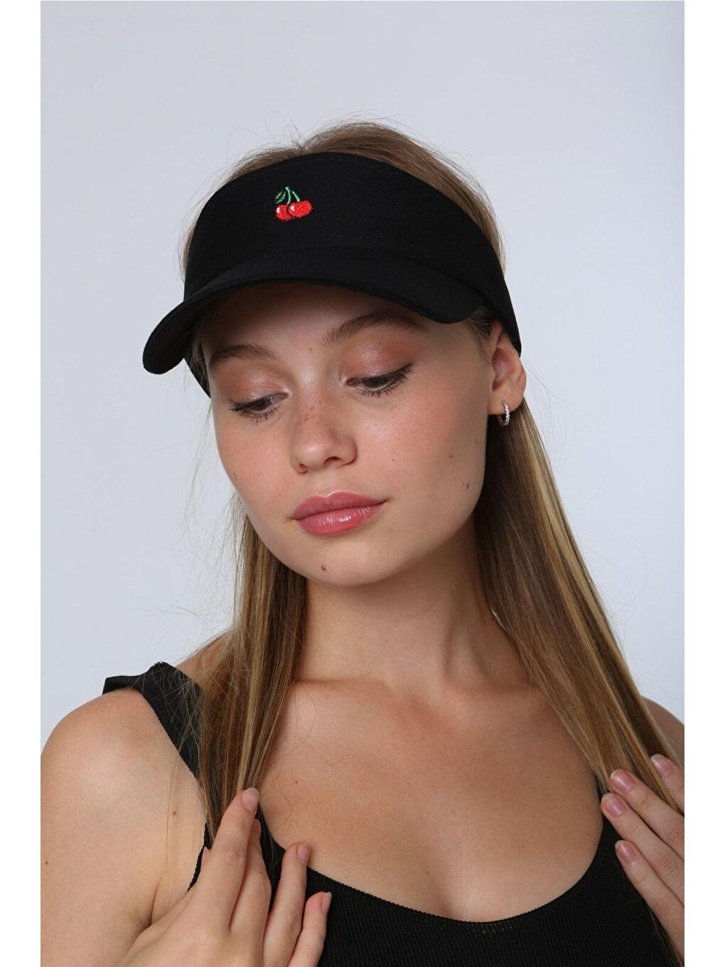 Luminos Butik Kadın Kiraz Nakışlı Siyah Vizör - Tenisçi - Golf / Siperlik Şapka Spk71 - 3
