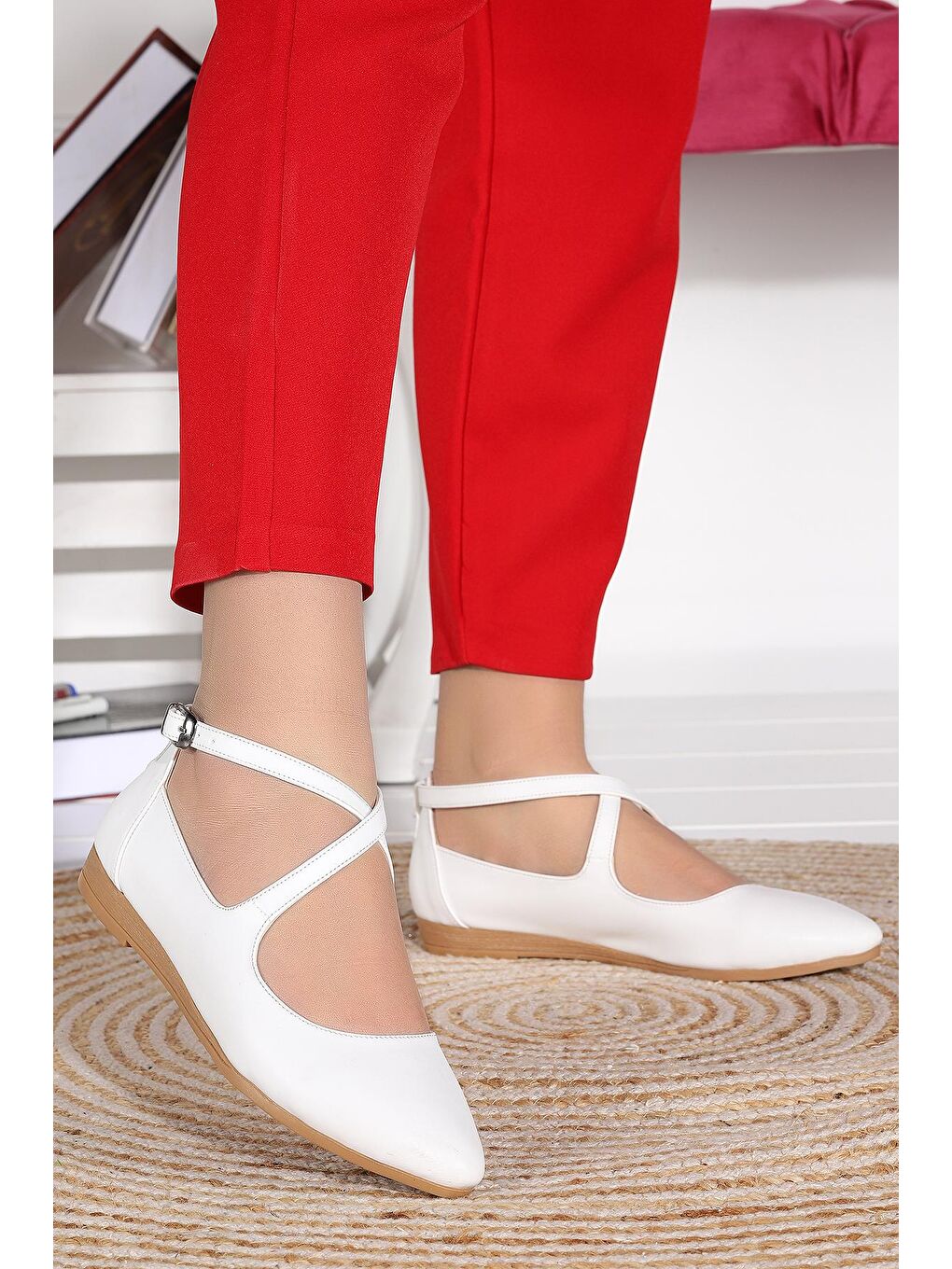 Beyaz Cilt Sandalet Kadın Babet Ayakkabı 1920-203