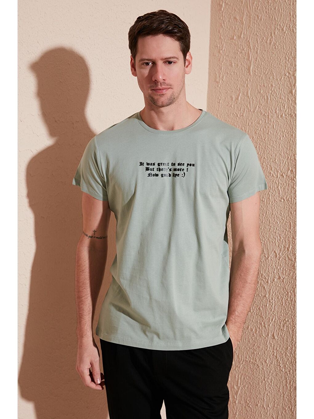 Yeşil Yazı Baskılı Bisiklet Yaka %100 Pamuk Slim Fit Tişört 541THEMAS