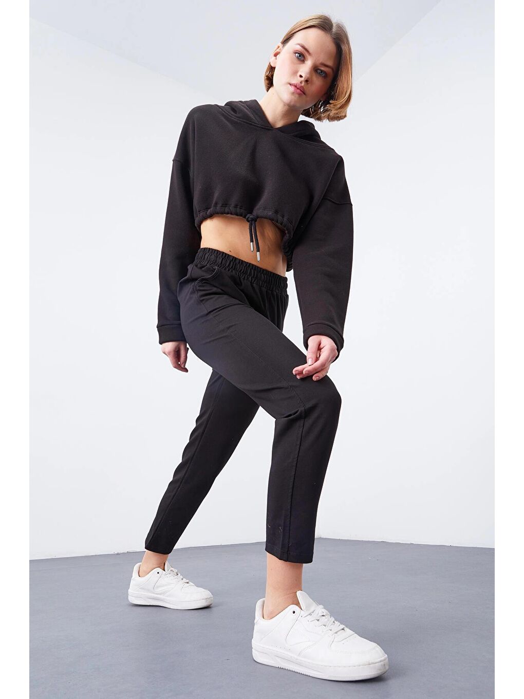 Siyah Düz Dar Paça Cepli Alt Eşofman-3