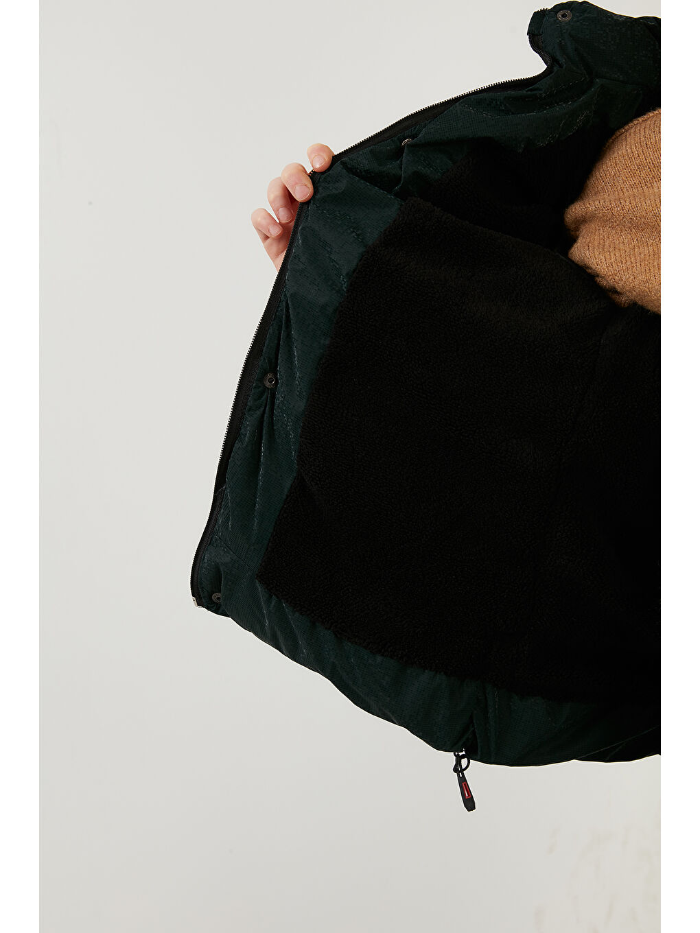 Haki Pelüş Astarlı Yakası Suni Kürklü Çıkarılabilir Kapüşonlu Kışlık Erkek Çocuk Mont 5761906-6