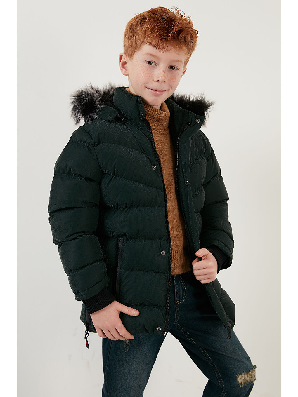 Haki Pelüş Astarlı Yakası Suni Kürklü Çıkarılabilir Kapüşonlu Kışlık Erkek Çocuk Mont 5761906-7