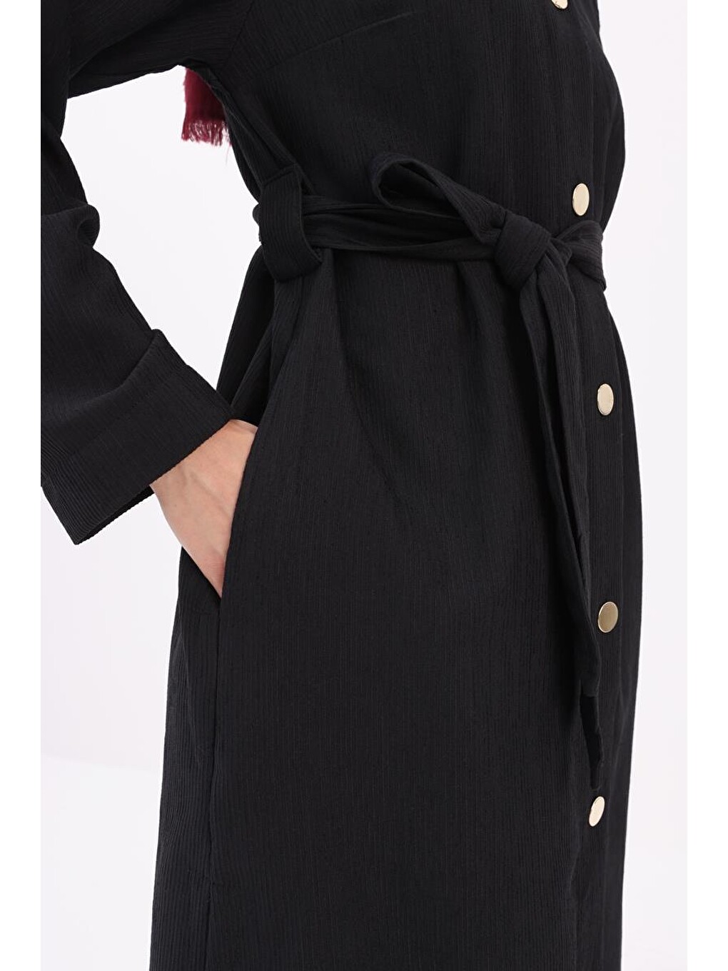 Siyah-gömlek Yakalı Düğmeli Kuşaklı Kap-4