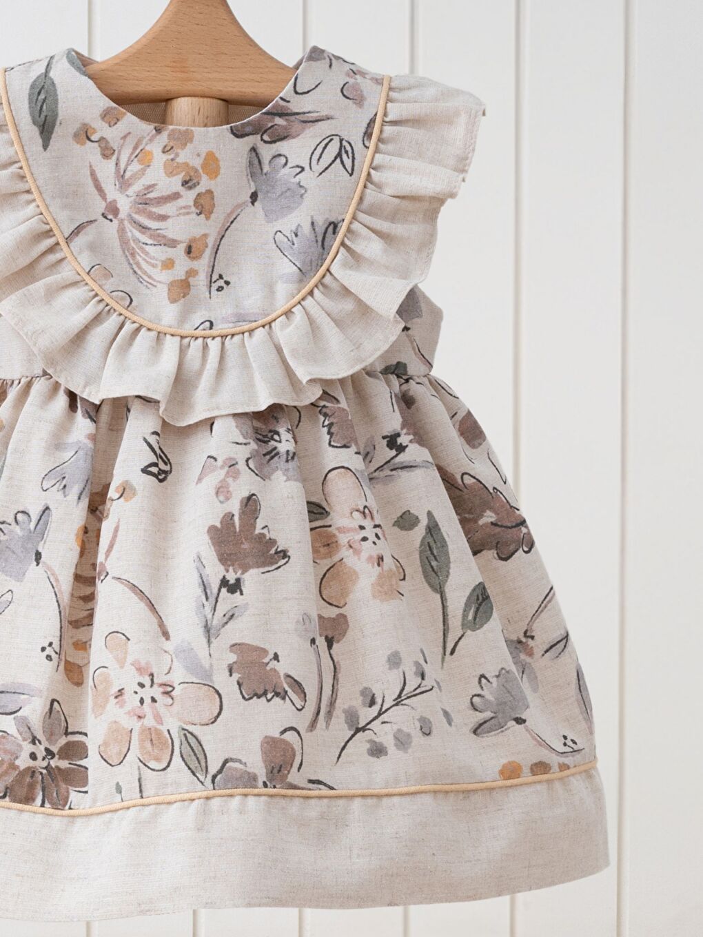 Kahverengi Bisiklet Yaka Kısa Kollu Çiçek Desenli Kız Bebek Elbise-1