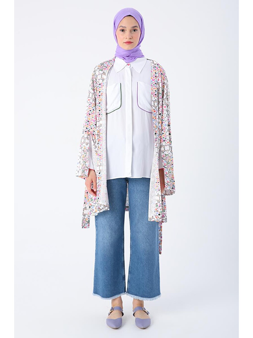 Beyaz-pembe-oversize Kol Yırtmaç Detaylı Kuşaklı Desenli Kimono-1