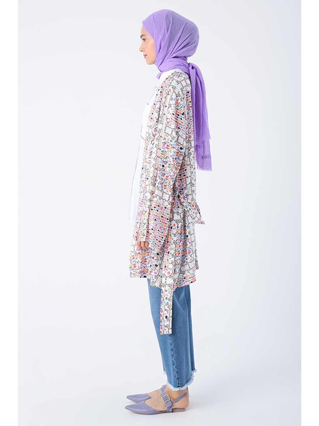 Beyaz-pembe-oversize Kol Yırtmaç Detaylı Kuşaklı Desenli Kimono-2