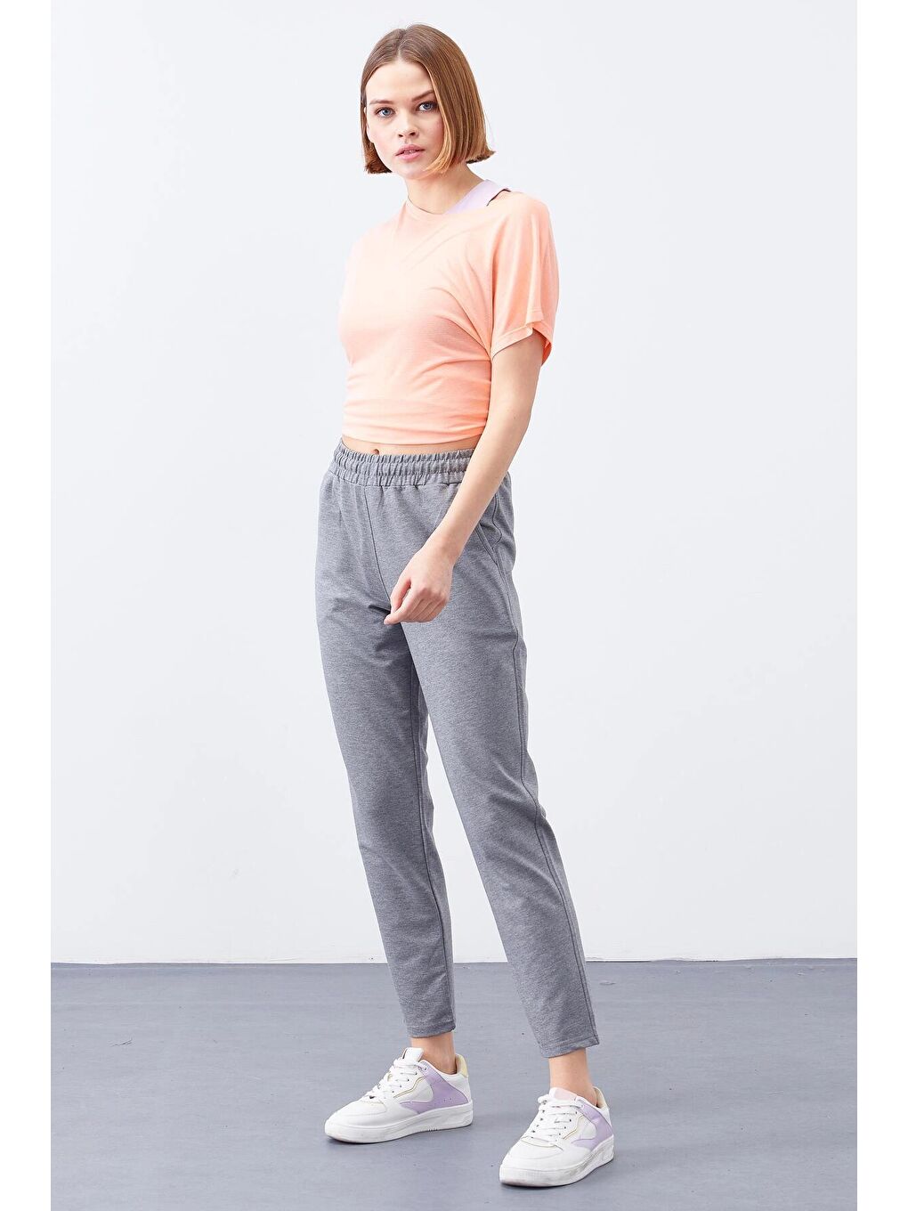 Gri Düz Dar Paça Cepli Alt Eşofman-1