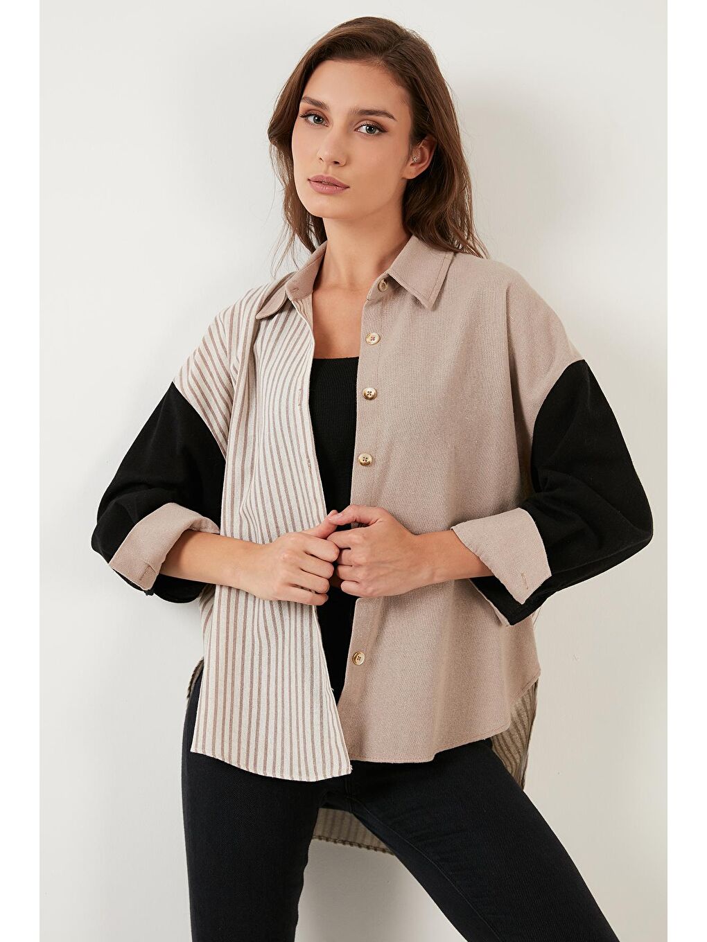 Kahverengi Pamuklu Çizgili Oversize Arkası Uzun Gömlek 6234536