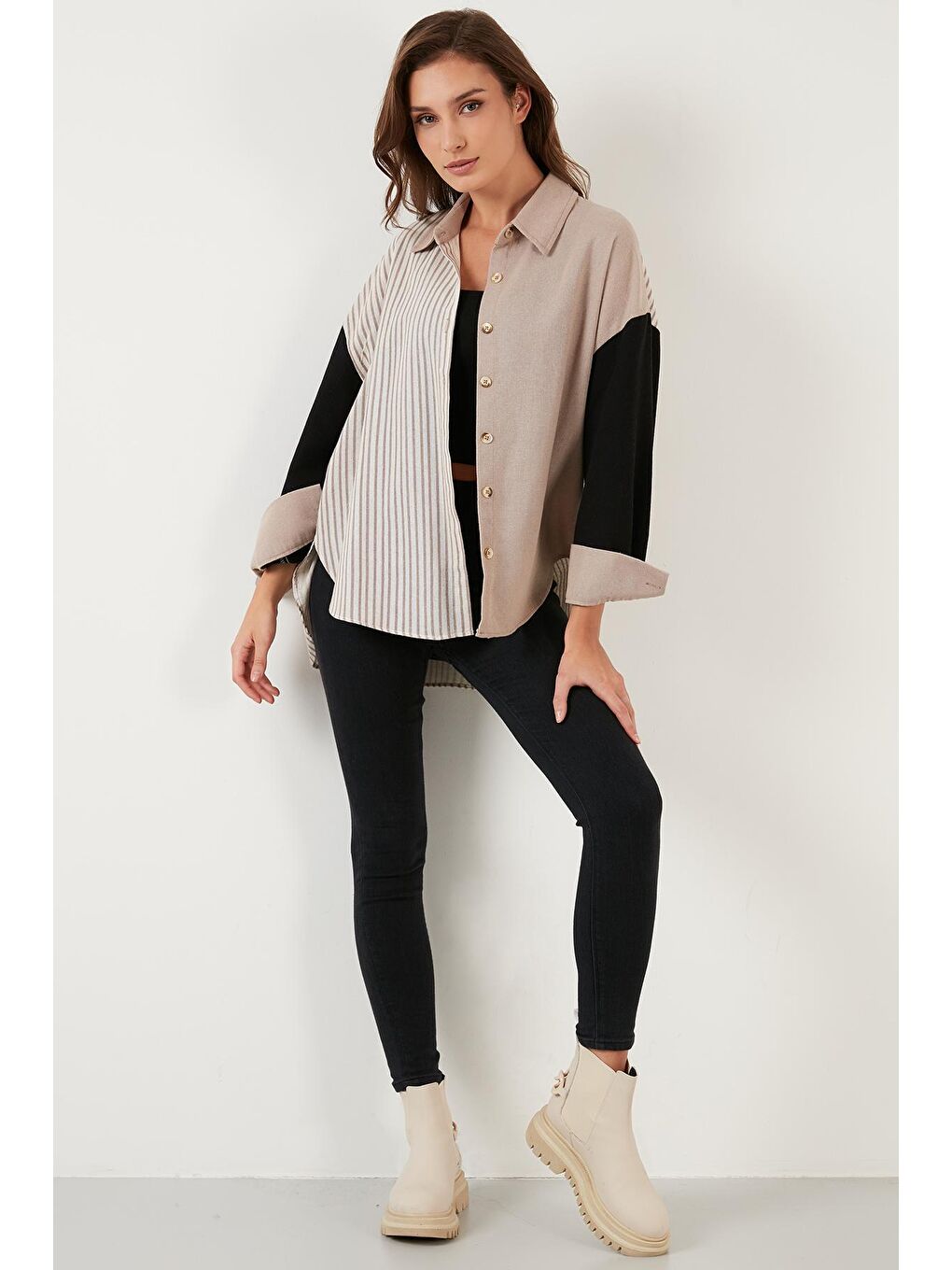 Kahverengi Pamuklu Çizgili Oversize Arkası Uzun Gömlek 6234536-1