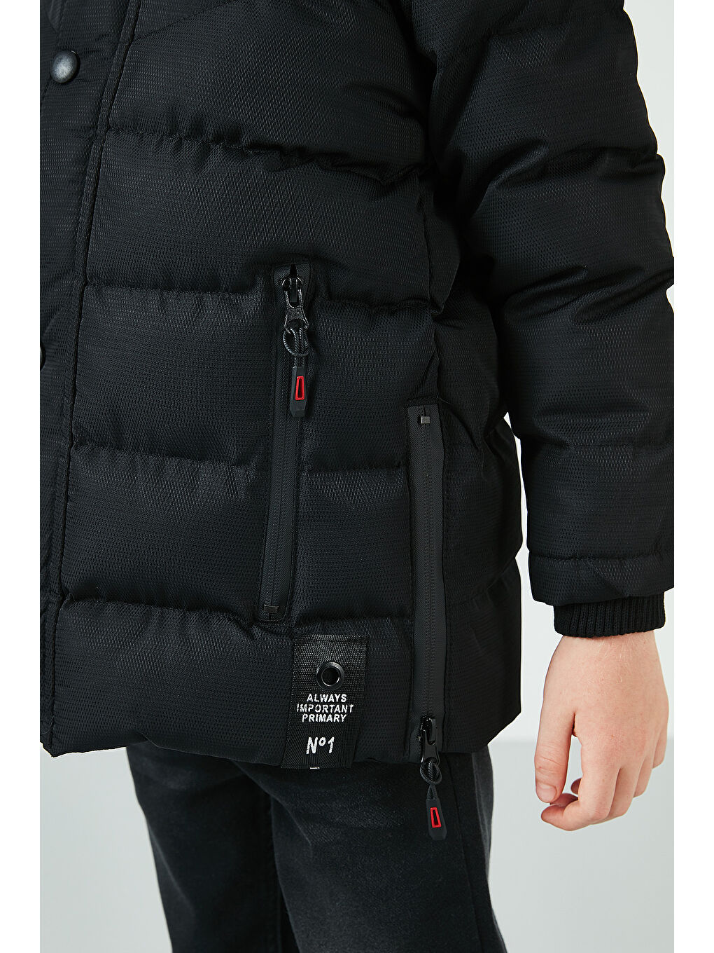 Siyah Suni Kürklü Pelüş Astarlı Çıkarılabilir Kapüşonlu Erkek Çocuk Mont 5763028-7