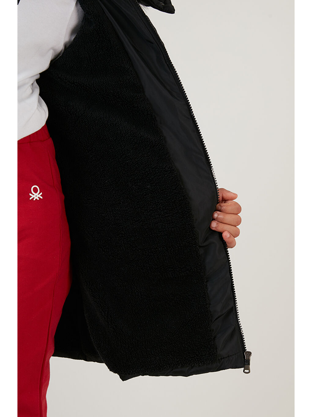 Siyah Yakası Suni Kürklü İçi Pelüş Astarlı Çıkarılabilir Kapüşonlu Kız Çocuk Mont 5760043-5