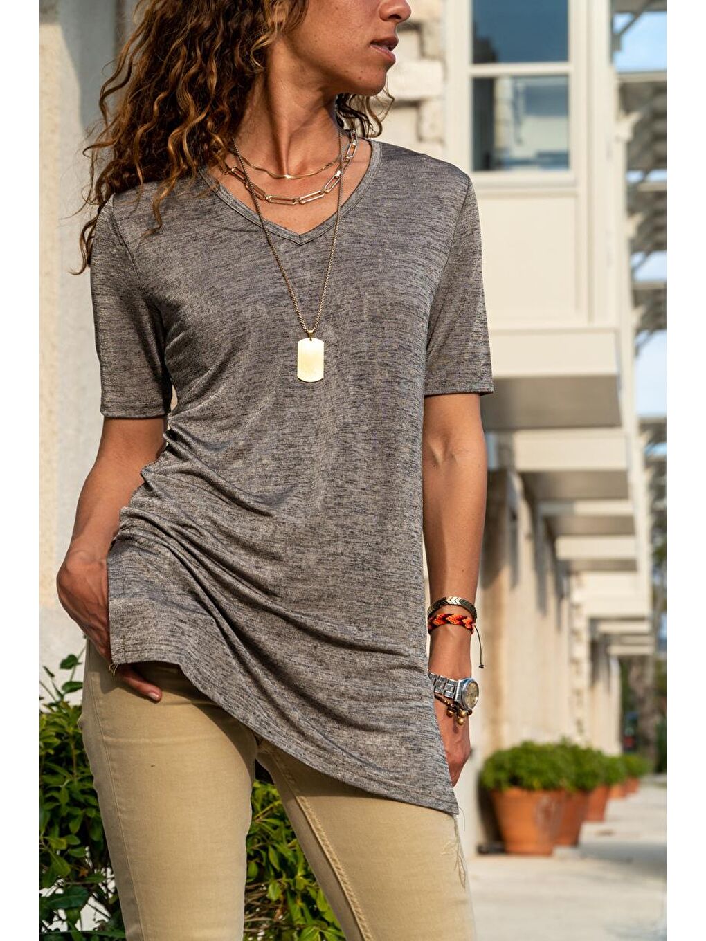 Bej Kadın Vizon Yanları Yırtmaçlı V Yaka Tunik Bluz BST2197