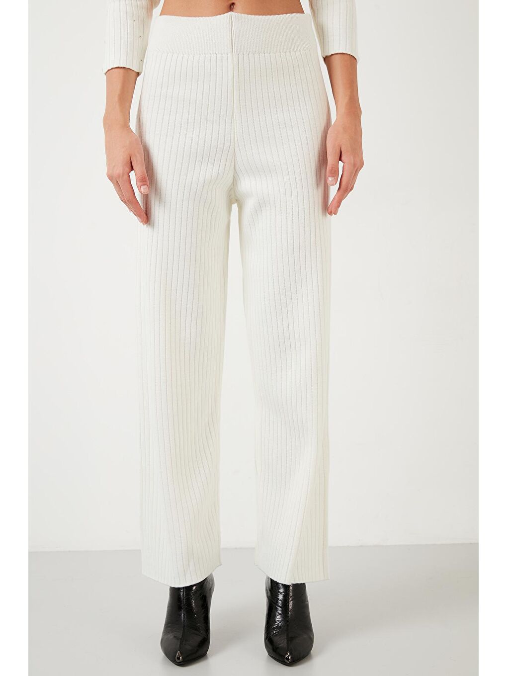 Ekru Yün Karışımlı Düğme Detaylı Fitilli Balıkçı Yaka Triko Alt-Üst Takım 4615103-2