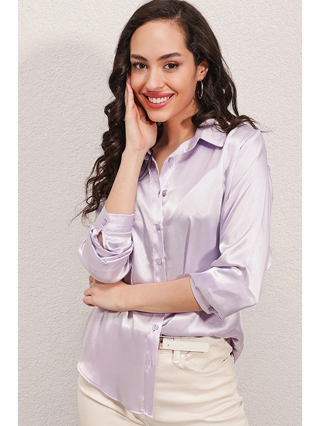 Hazelin Kadın Açık Lila Hafif Dökümlü Saten Yüzeyli Gömlek HZL22W-BD139641 - 4