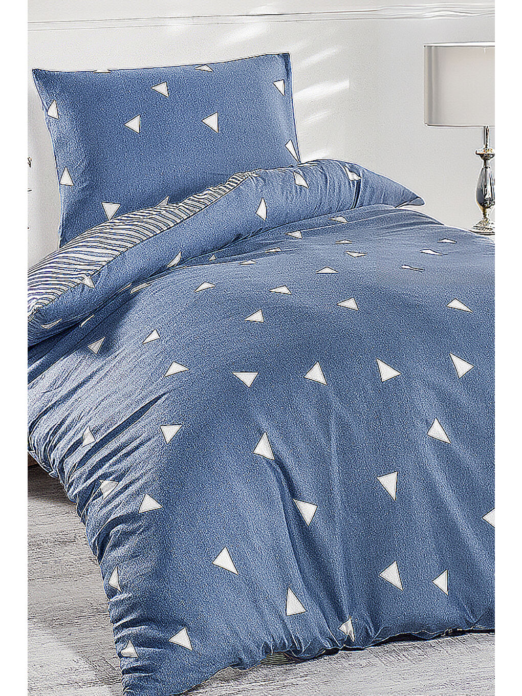 Mavi Çocuklar İçin Tek Kişilik Nevresim Seti  Canlı Koyu Bulut-1