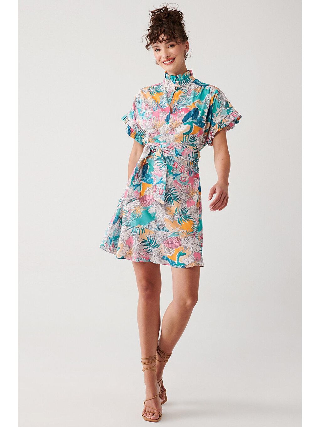 Karışık Baskılı Fırfır Detaylı Elbise