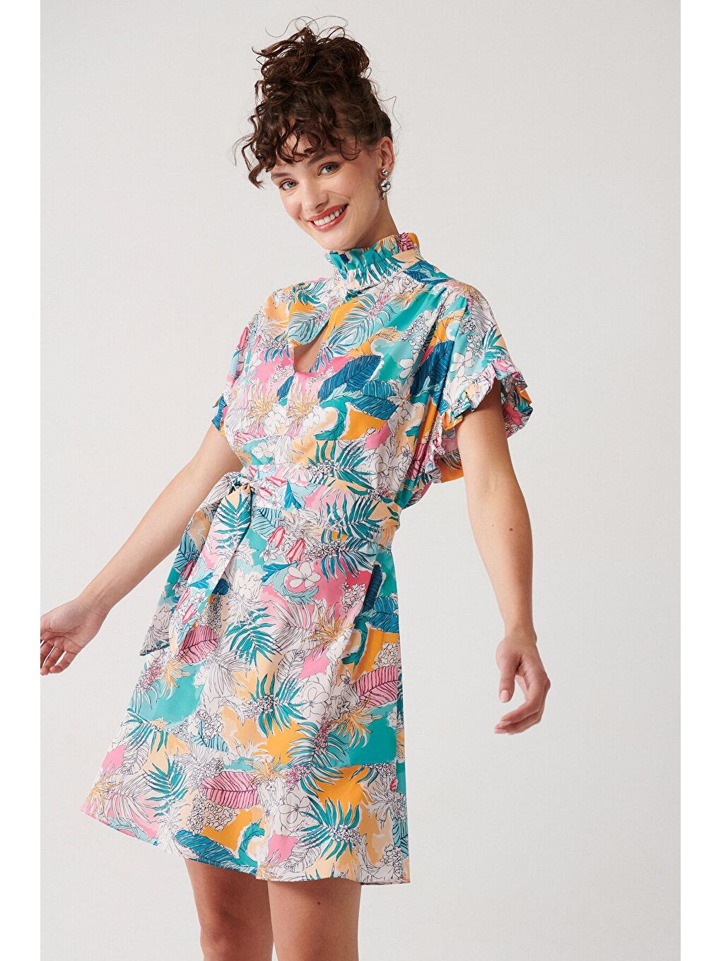 Karışık Baskılı Fırfır Detaylı Elbise-1