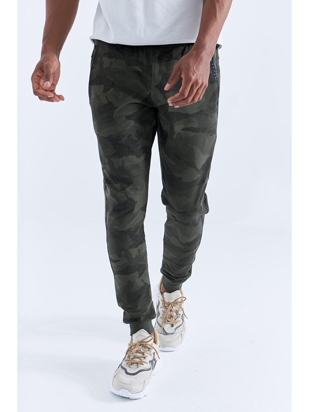 Haki Kamuflaj Desenli Ters Fermuar Standart Kalıp Jogger Erkek Eşofman Alt - 84753-3