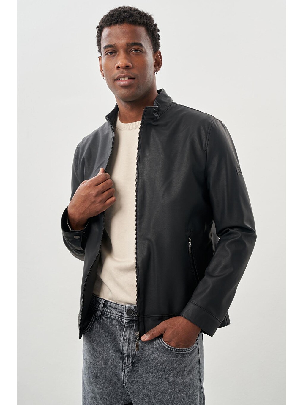 Siyah Suni Deri Hakim Yaka Düz Yırtmaçsız Tam Astar Slim Fit Casual Deri Görünümlü Mont 1038245152-2