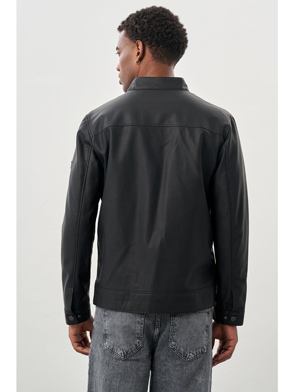 Siyah Suni Deri Hakim Yaka Düz Yırtmaçsız Tam Astar Slim Fit Casual Deri Görünümlü Mont 1038245152-4