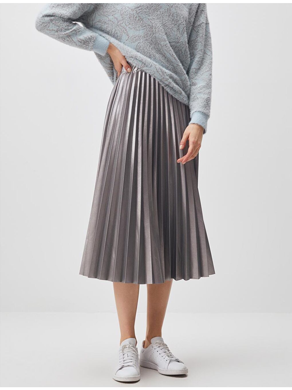 Gri Gümüş Yüksek Bel Piliseli Parlak Midi Etek-1