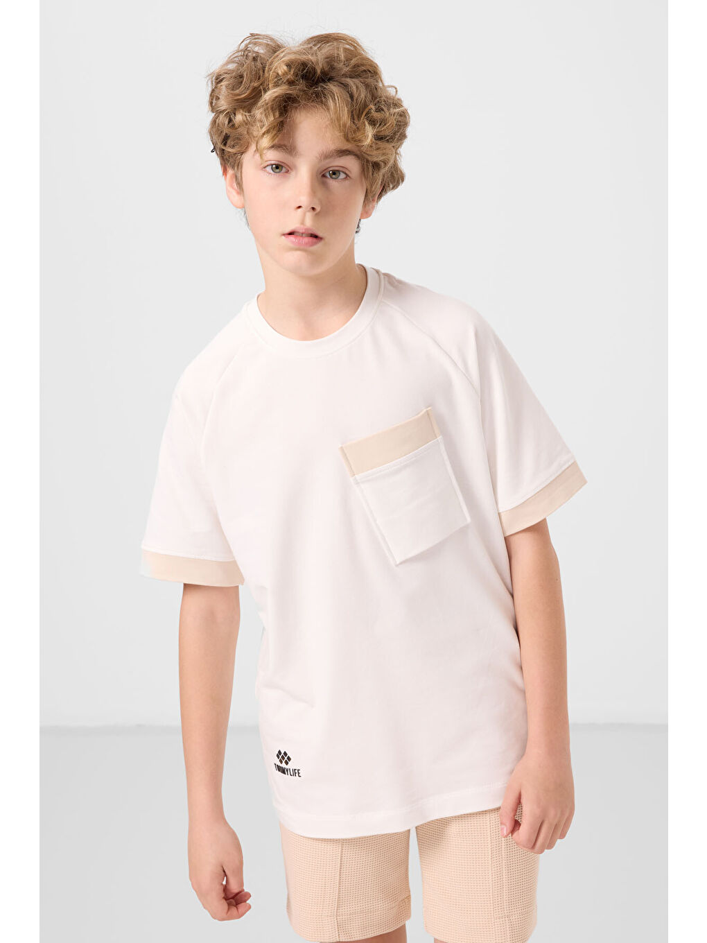 Ekru Pamuklu Yumuşak Dokulu Oversize Cep Detaylı Erkek Çocuk T-Shirt - 11295-3