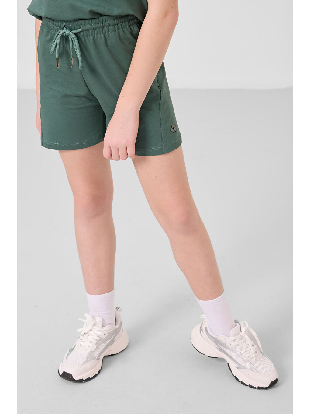 Açık Yeşil Pamuklu Yumuşak Dokulu Standart Fit Basic Kız Çocuk Şort Takım - 75184-3