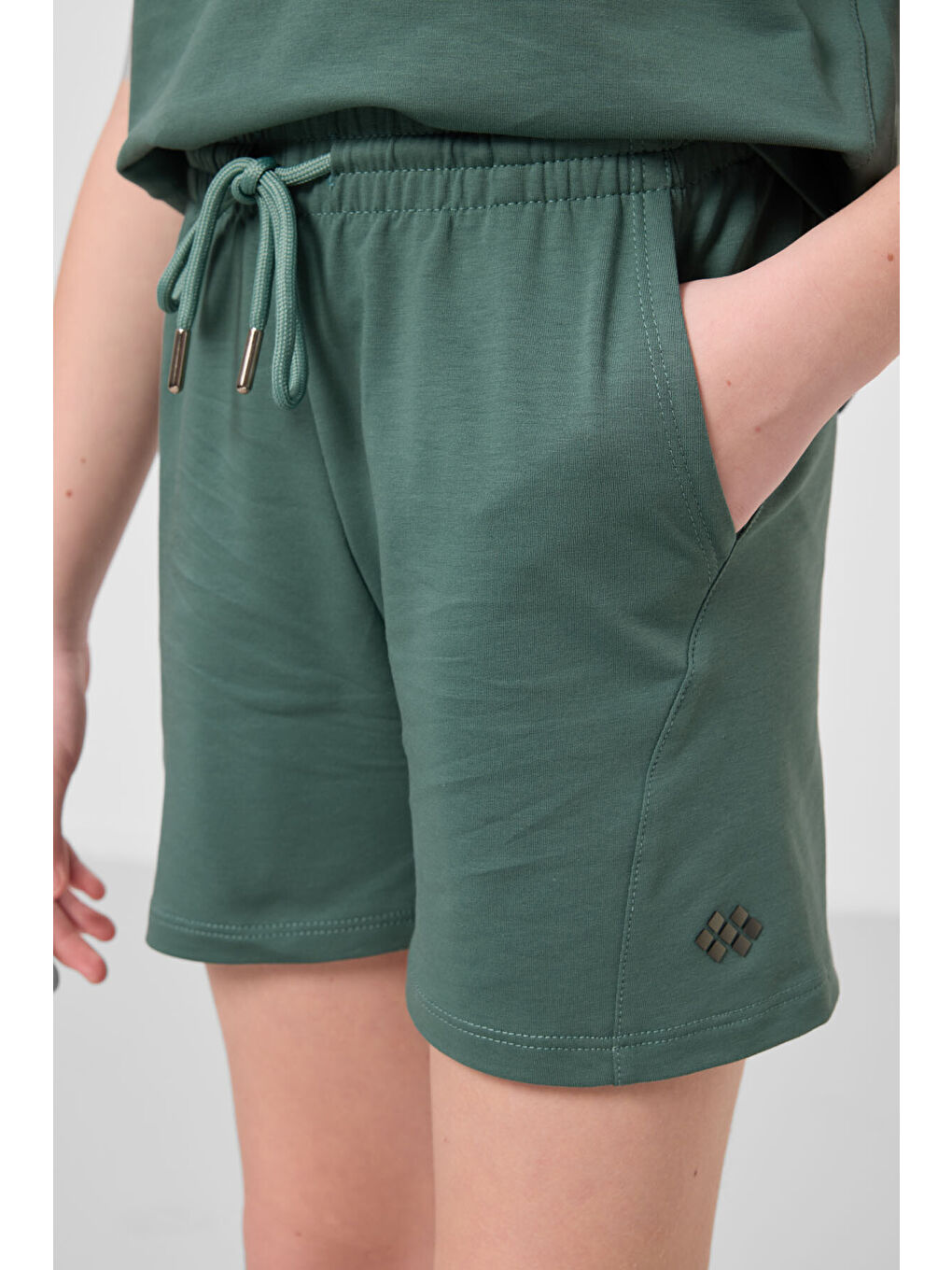 Açık Yeşil Pamuklu Yumuşak Dokulu Standart Fit Basic Kız Çocuk Şort Takım - 75184-4